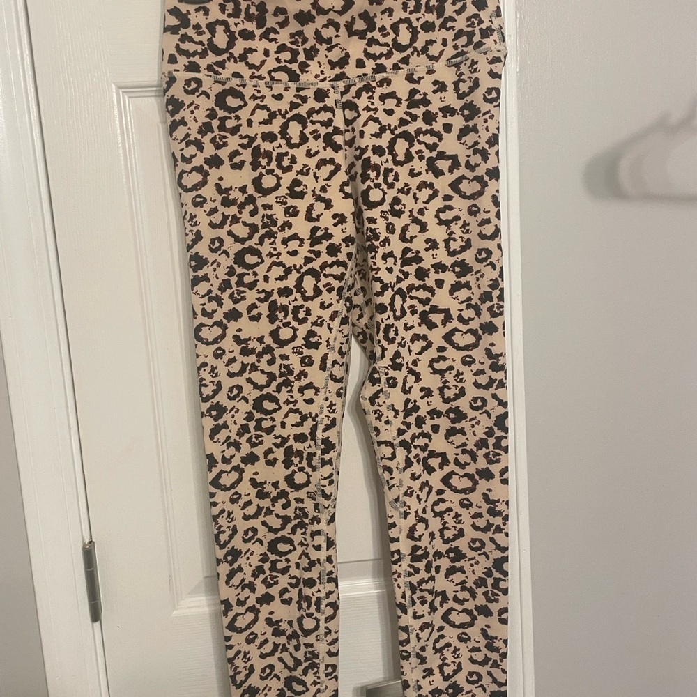 The BEST Leopard Print Leggings